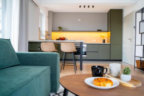 Cityscape Green, Modern Designer Apt
